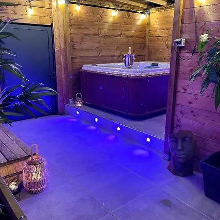 Maison Hermes, Maison Luxe Avec Jacuzzi Prive Drancy