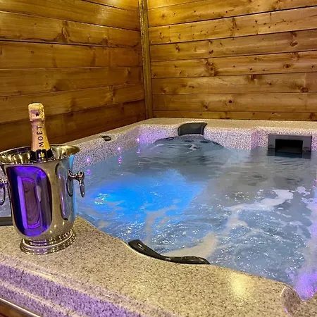 Maison Hermes, Maison Luxe Avec Jacuzzi Prive Drancy