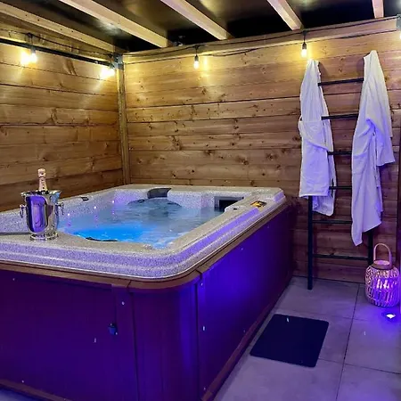 Maison Hermes, Maison Luxe Avec Jacuzzi Prive